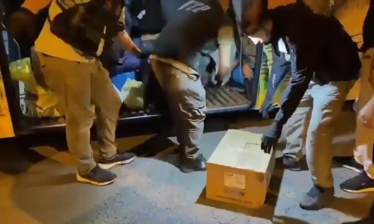 Ayrıntılar Netleşti: Şanlıurfa'da polis, otobüs bagajında 39 kilo 700 gram skunk buldu: Gelişmeler Takip Edili