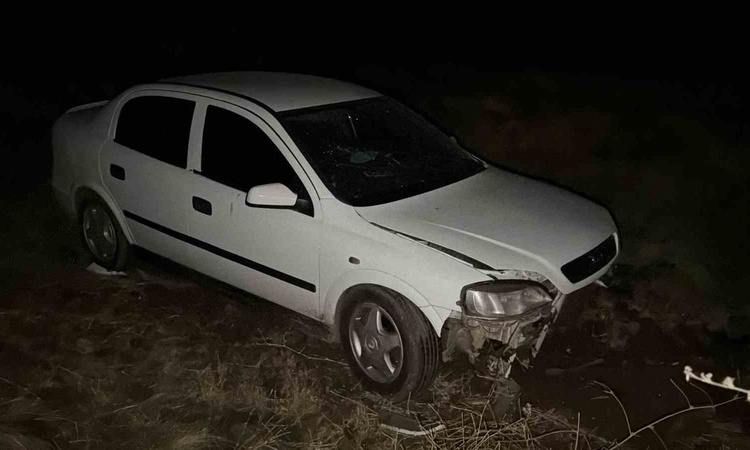 Ayrıntılar Netleşti: Şanlıurfa Siverek'te otomobil şarampole devrildi, 3 kişi yaralandı