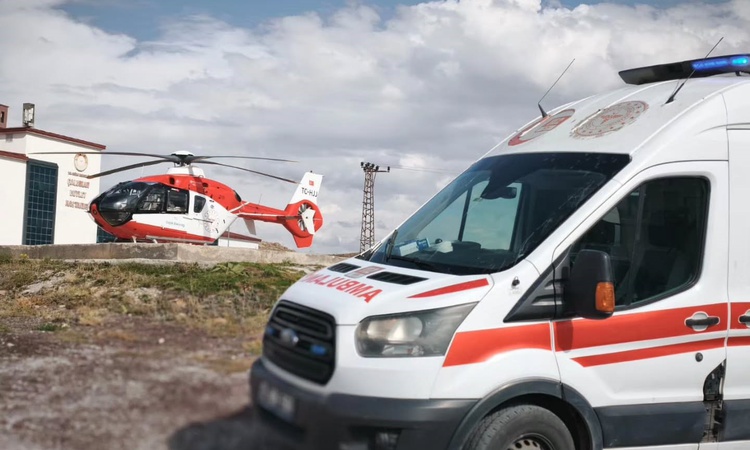 Ayrıntılar Netleşti: Sepsis tanılı 21 günlük bebek Çaldıran'dan helikopterle Van'a sevk edildi