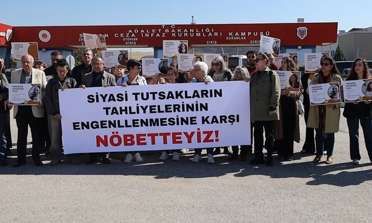 Ayrıntılar Netleşti: Sincan Cezaevi önünde tahliyesi engellenen en az 8 kadın tutsak için eylem yapıldı - Son