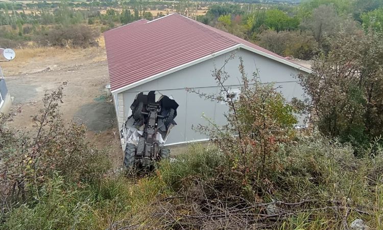 Ayrıntılar Netleşti: Sivas'ta traktör devrildi: 8 yaşındaki çocuk yaralandı | İşte Tüm Ayrıntılar