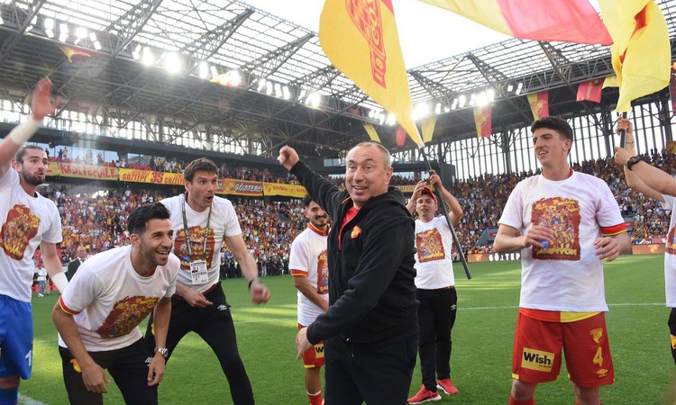 Ayrıntılar Netleşti: Stanimir Stoilov kimdir? Göztepe'nin hocası Stoilov Fenerbahçe'de oynadı mı? ve Merak Edi