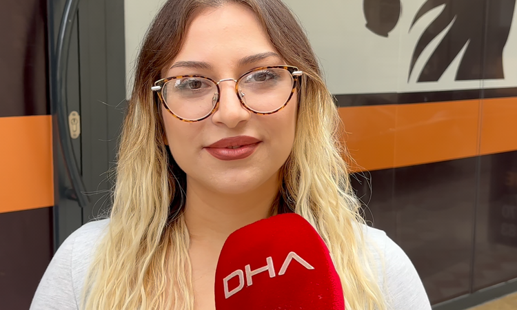 Ayrıntılar Netleşti: Sultangazi'de kadın, iddiaya göre kuaförde 3 bin 500 liralık bakımı ödemeden ayrıldı ve M