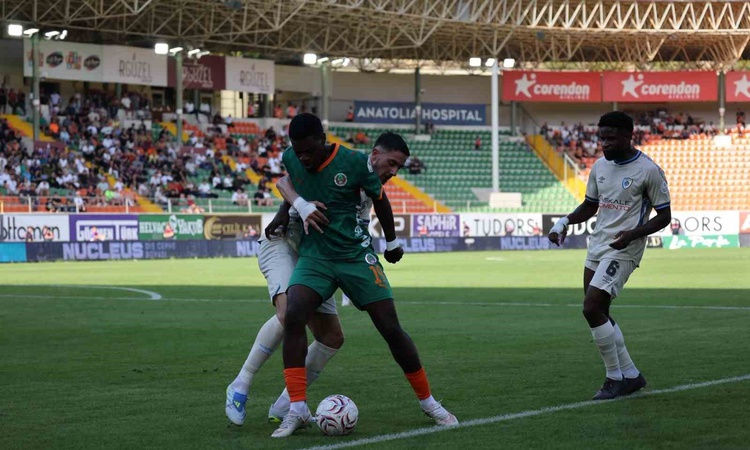Ayrıntılar Netleşti: Süper Lig 7. haftasında Alanyaspor ile Erzurumspor FK'nın ilk yarısı golsüz bitti