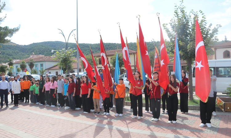 Ayrıntılar Netleşti: Taşova'da İlköğretim Haftası kutlandı: Gelişmeler Takip Ediliyor