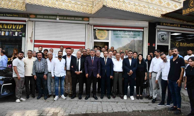 Ayrıntılar Netleşti: Tatar’dan Cizre’de tarihi çağrı: "Artık dar sokaklardan çıkmanın zamanı geldi" - Son Daki