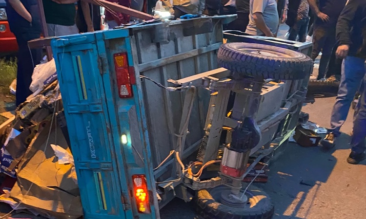 Ayrıntılar Netleşti: Tekirdağ Kapaklı'da tırla çarpışan 3 tekerlekli motosikletin sürücüsü kurtarılamadı | İşt