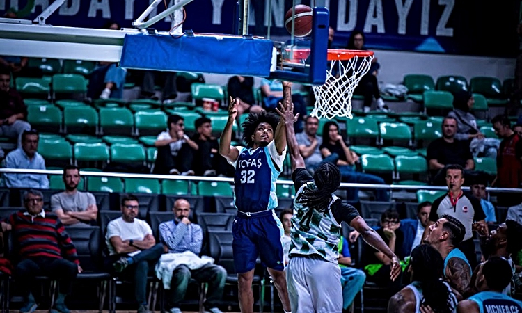 Ayrıntılar Netleşti: TOFAŞ, Bursaspor Basketbol'u 94-80 yenerek Cevat Soydaş Turnuvası finaline artış grafiği