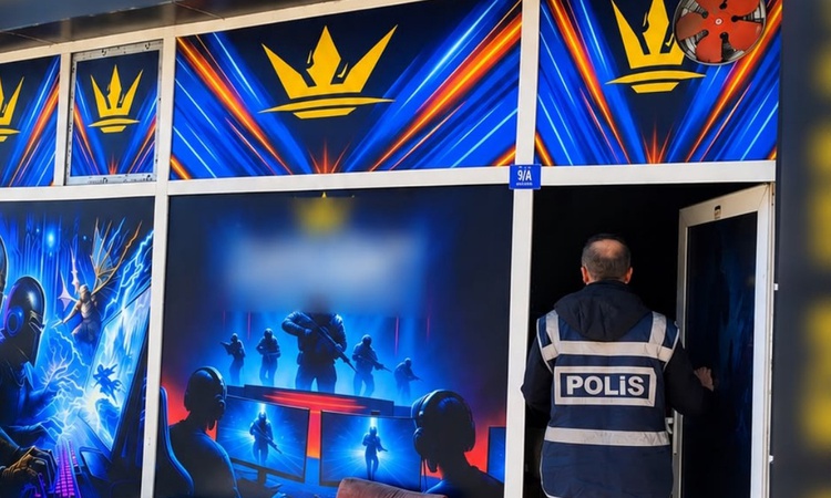 Ayrıntılar Netleşti: Tokat İl Emniyet Müdürlüğü ekipleri okul çevreleri ve öğrenci servislerini denetledi