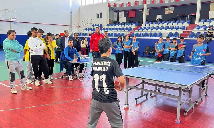 Ayrıntılar Netleşti: Tomarza'da 29 Ekim etkinlikleri kapsamında masa tenisi ve dart turnuvası yapıldı: Gelişme