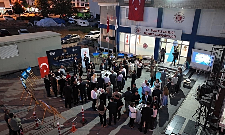 Ayrıntılar Netleşti: Tunceli'de 39. Ahilik Haftası'nda Yılın Ahisi Sinan Açılan'a ödülü sunuldu | İşte Tüm Ayr