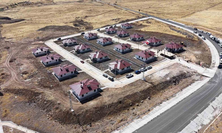 Ayrıntılar Netleşti: Tunceli Pertek Beydamı'da 18 kırsal konutun anahtarı hak sahiplerine teslim edildi | İşte