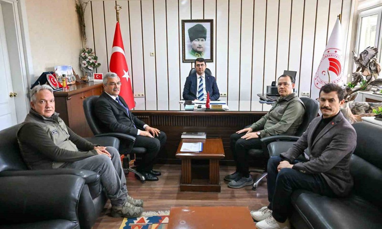 Ayrıntılar Netleşti: Uşak Valisi Kartal, Orman İşletme ve Doğa Koruma müdürlüklerini ziyaret etti: Gelişmeler