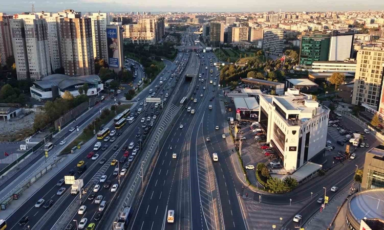 Ayrıntılar Netleşti: Valilik kararı sonrası okulların ilk günü trafik yüzde 51 olarak ölçüldü