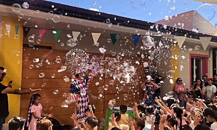 Ayrıntılar Netleşti: Yatağan’da okul heyecanı balon şovla renklendi: Gelişmeler Takip Ediliyor