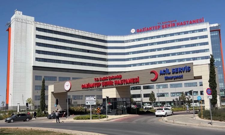 Ayrıntılar Netleşti: Yeni Parti Gaziantep Milletvekili Melih Meriç'in Tedavisi Yoğun Bakımda Sürüyor ve Merak
