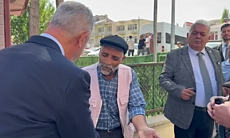 Ayrıntılar Netleşti: YENİ Parti Muğla Milletvekili Uzun ve Sivas Milletvekili Karasu, Gürün'de vatandaşlarla b