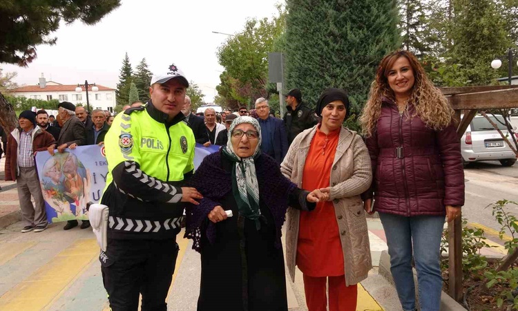 Ayrıntılar Netleşti: Yozgat'ta Dünya Yaşlılar Günü yürüyüşünde 25 huzurevi sakini yer aldı - Son Dakika Bilgil