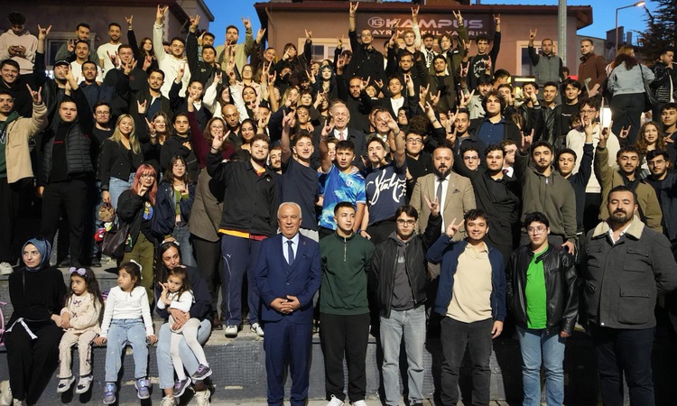 Ayrıntılar Netleşti: Zafer Partisi Genel Başkanı Özdağ, Denizli'de esnafla görüşüp gençleri dinledi | İşte Tüm