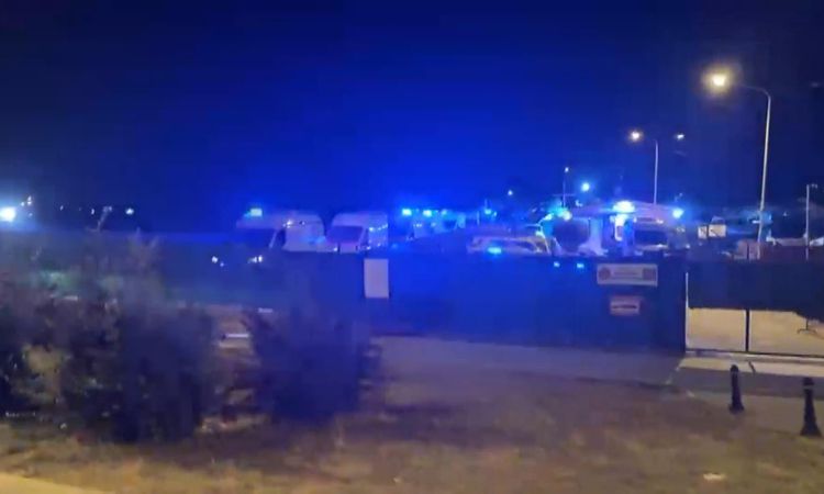 Ayrıntılar Netleşti: Zeytinburnu açıklarında gemide zehirlenen 4 kişi hastaneye sevk edildi