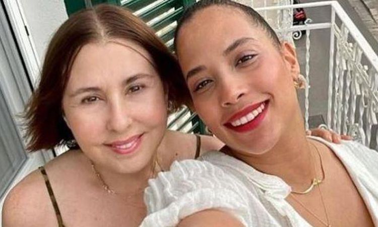 Is Ayşe Nazlı Yumlu Nilüfer's real daughter? Who is Ayşe Nazlı Yumlu's real mother? At what age did Nilüfer adopt her daughter? - Breaking News