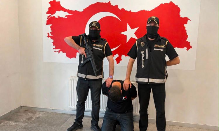 Azerbaycan'da Yakalanan Suç Örgütü Üyesi Türkiye'ye Getirildi - Haberleri: Gelişmeler Takip Ediliyor