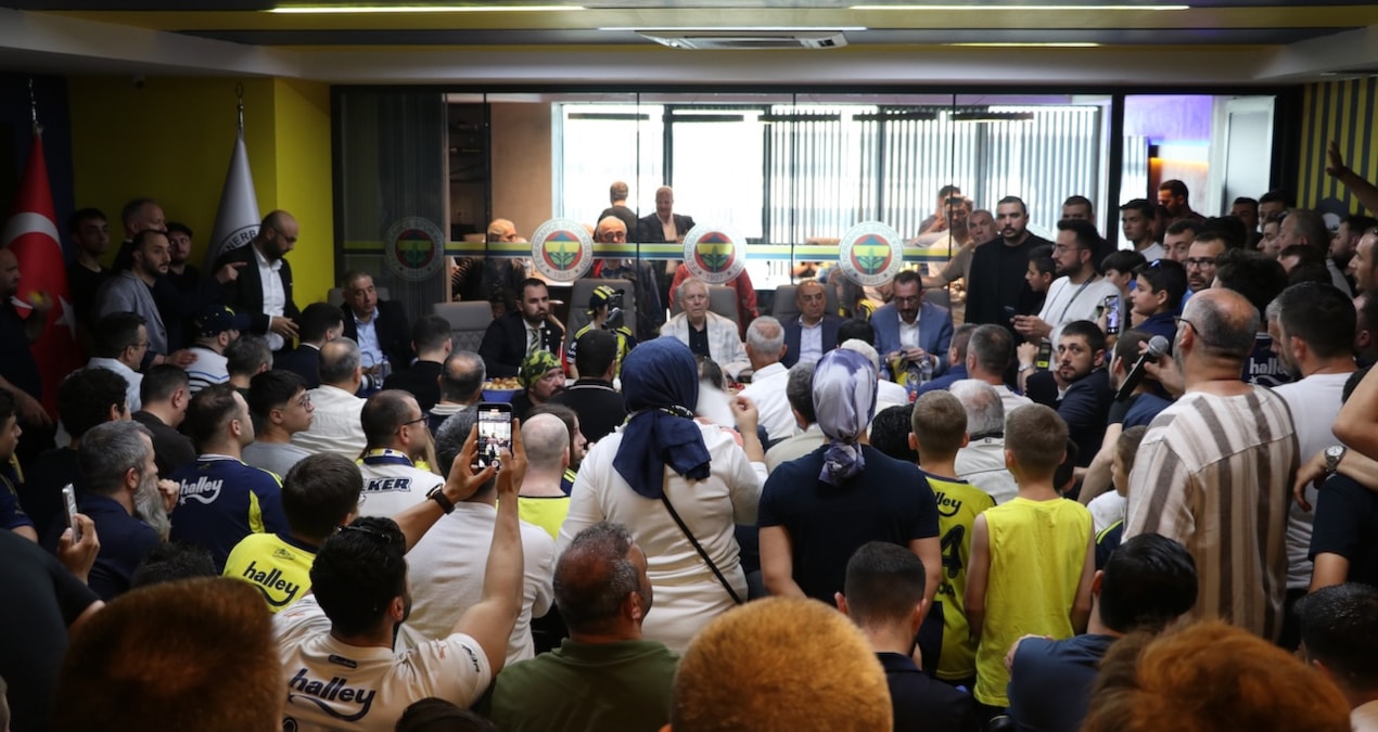 Son Gelişme: Aziz Yıldırım Sakarya'da taraftarlarla buluştu - Haberleri - Son Dakika Bilgileri