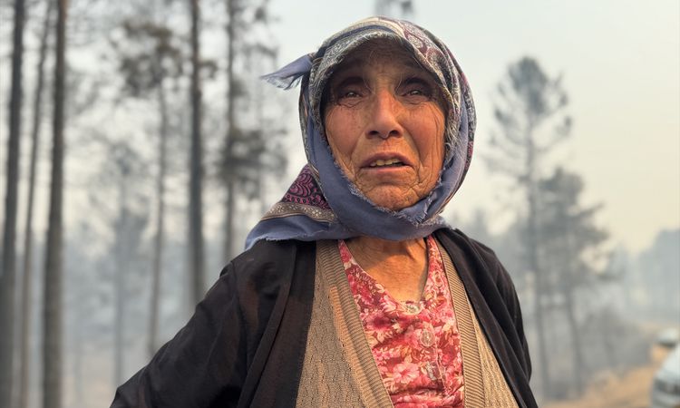 Son Gelişme: Baba ve oğlu su tankeriyle Çine'deki orman alevlerına koştu - Son Dakika Haberleri - Son Dakika B
