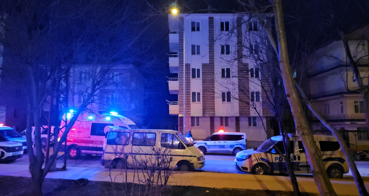 Babasıyla tartışıp ailesini rehin aldı: Polis ikna edemeyince... - Son Dakika Haberleri ve Merak Edilenler