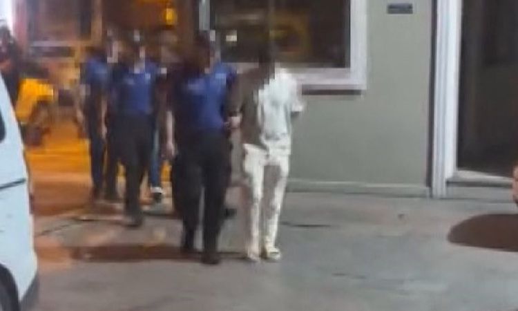 Son Gelişme: Bağcılar'da kaçak alkol baskınunda 3 kişi gözaltı işlemi uygulandı - Son Dakika ve Merak Edilenle