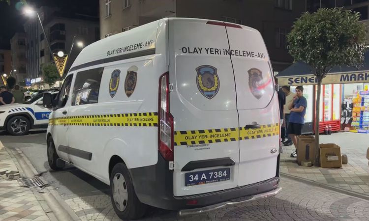 Gündemden Son Bilgiler: Bağcılar'da komşular arasında bıçaklı ve silahlı kavga: 4 yaralı - Son Dakika Haberler