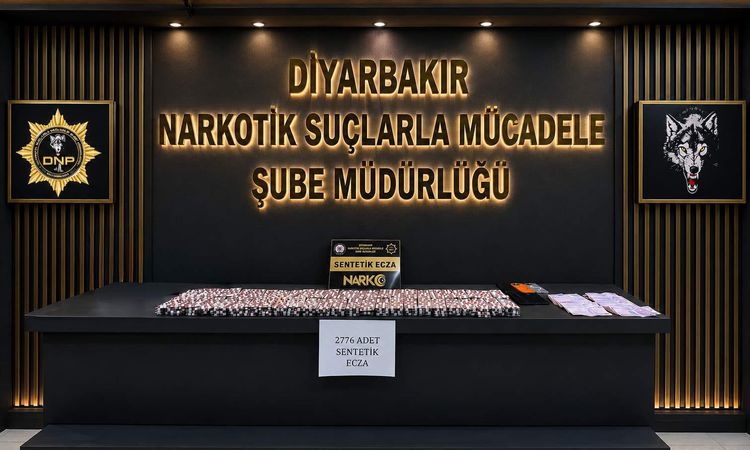 Ayrıntılar Netleşti: Bağlar'da Büyük Uyuşturucu Operasyonu: 2 Bin 776 Sentetik Ecza Ele Geçirildi, 1 Tutuklama