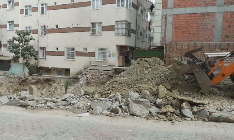 6-storey building in Bahçelievler was evacuated; 'two illegal floors were added' - Breaking News