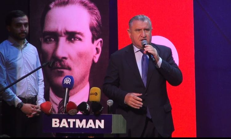 Sıcak Gündem: Bakan Bak: 'Terörsüz Türkiye' projesinde sporun birleştirici gücünü kullanacağız - Haberleri | İ