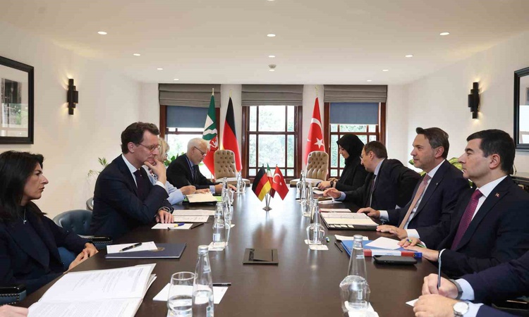 Bakan Bolat, Kuzey Ren-Vestfalya ile 11,2 milyar avroluk ticareti destekleyecek