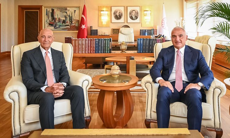 Son Gelişme: Bakan Ersoy, ABD Büyükelçisi Barrack’ı kabul etti - Son Dakika