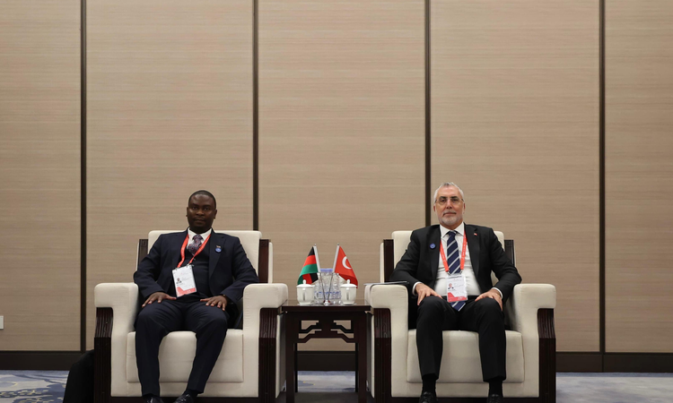 Bakan Işıkhan, 2026 Dünya Beceriler Zirvesi'nde Malavi Bakanı ile görüştü.: Gelişmeler Takip Ediliyor