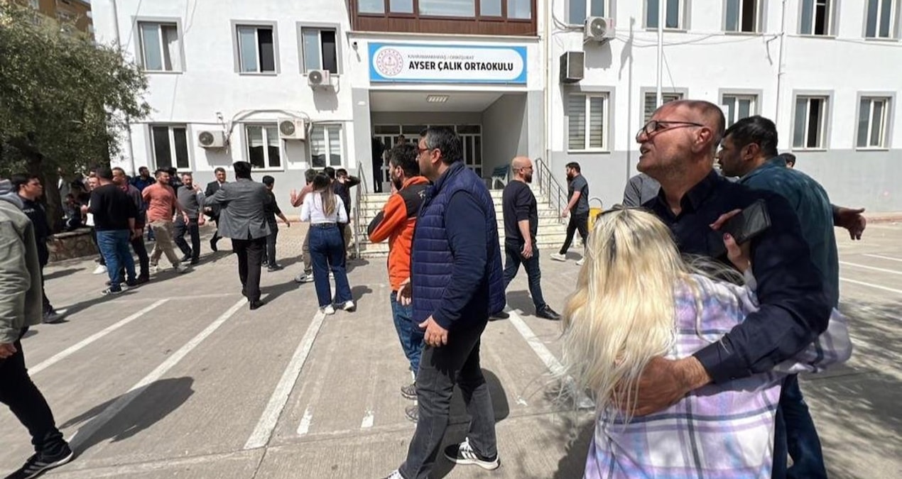 Kritik Açıklama: Bakan laiklikle uğraşırken okullar kan gölüne döndü - En Son Haber ve Merak Edilenler