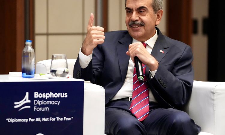 Bakan Tekin: Sınav sistemine ilişkin bir değişiklik yok, soru havuzu yeni müfredata göre olacak - Haberleri: G