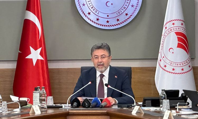 Son Gelişme: Bakan Yumaklı: Bazen çok az, bazen de çok fazla suyla mücadele etmek zorunda kalacağız - Son Daki