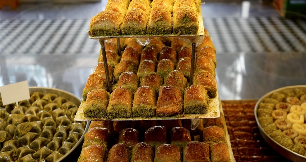 Kritik Açıklama: Baklava çeşitlerinde fiyat yarışı: Cevizli sabit kaldı, fıstıklı zirveye oynuyor - Son Dakika