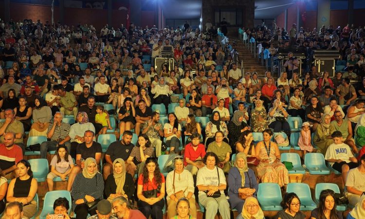Son Gelişme: Balıkesir'de Dünya Halk Dansları Yarışması'nın il etabı vuku buldurildi - Son Dakika Haberleri