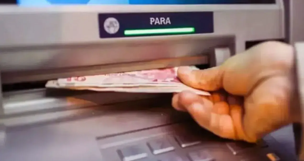 Sıcak Gündem: Bankalara talimat verildi: Bu telefonlar saat 22.00'den sonra para transferi yapamayacak - Son D
