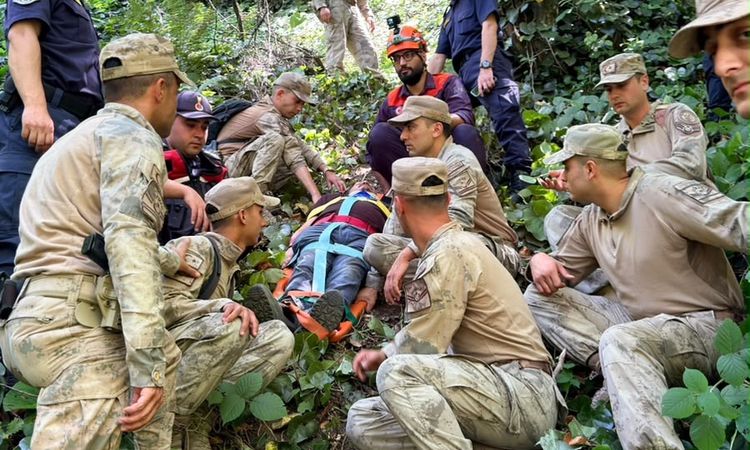 Son Gelişme: Bartın'da Kanyonda Mahsur Kalan Gurbetçi Komandolar ve AFAD Tarafından Kurtarıldı - Son Dakika: G