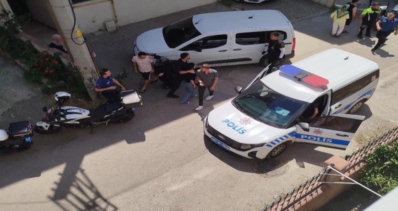 Ayrıntılar Netleşti: Başından vurulan kadın ağır yaralandı; evdeki 3 arkadaşı yakalanarak gözaltına sevk edild