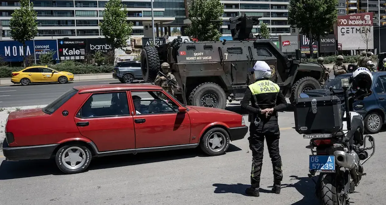 Gündemden Son Bilgiler: Başkentte alarm durumu: Polis tek tek kontrol ediyor - Haberleri: Gelişmeler Takip Edi