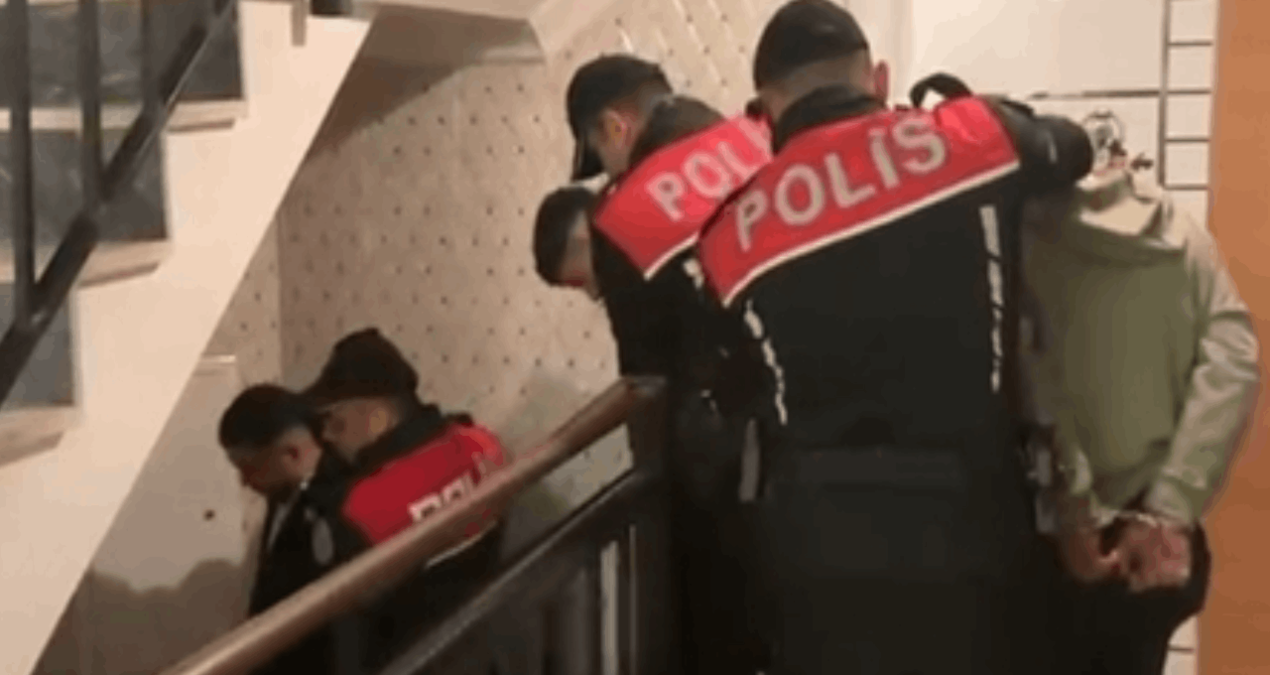 Gündemden Son Bilgiler: Başkentte ortalık karıştı iki grup çatıştı - Son Dakika Haberleri ve Merak Edilenler