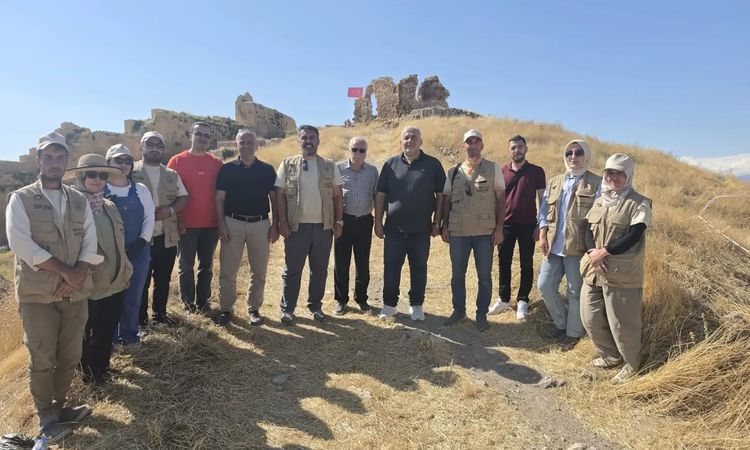 Son Gelişme: Bayburt Kalesi’ndeki kazı çalışmalarında 5 bin yıllık eser bulundu - Son Dakika Haberleri - Son D