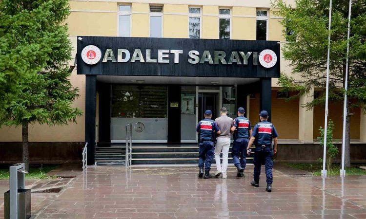 Son Gelişme: Bayburt'ta firari hükümlü kardeşinin kimliğiyle ele geçirildi - Haberleri