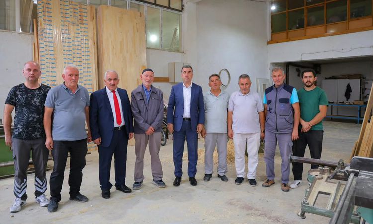 Son Gelişme: Bayburt Valisi Mobilyacı Esnafını Ziyaret Etti - Son Dakika Haberleri: Gelişmeler Takip Ediliyor